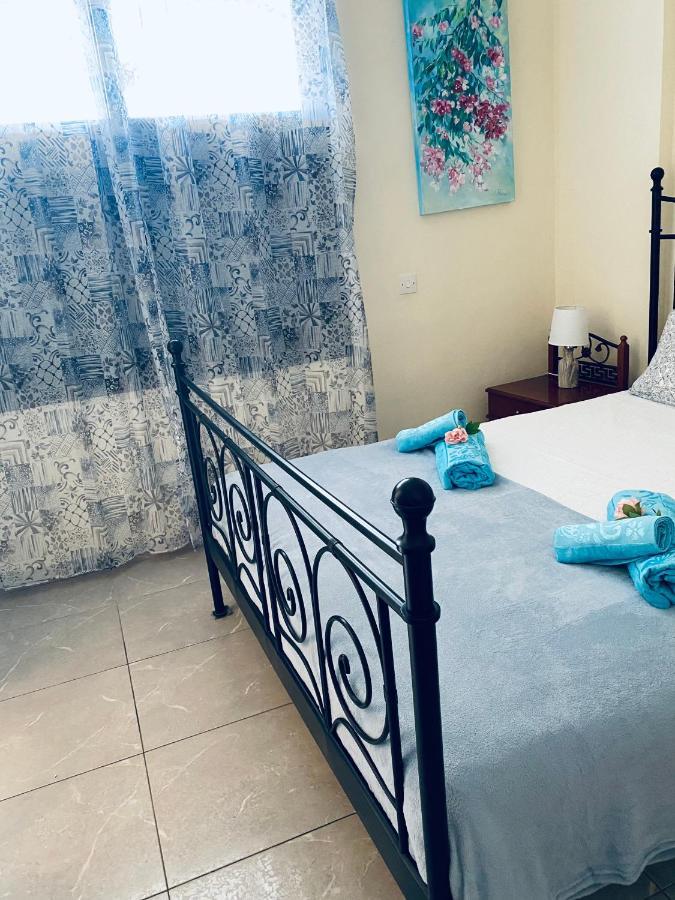 Queens Garden Walking Distance To The Beach Pafos Exterior foto