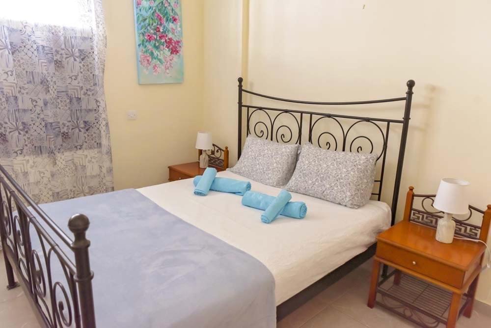 Queens Garden Walking Distance To The Beach Pafos Exterior foto