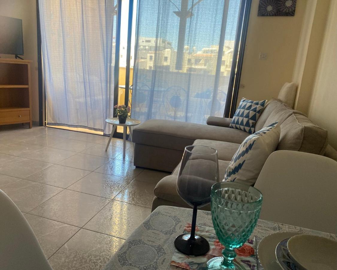 Queens Garden Walking Distance To The Beach Pafos Exterior foto